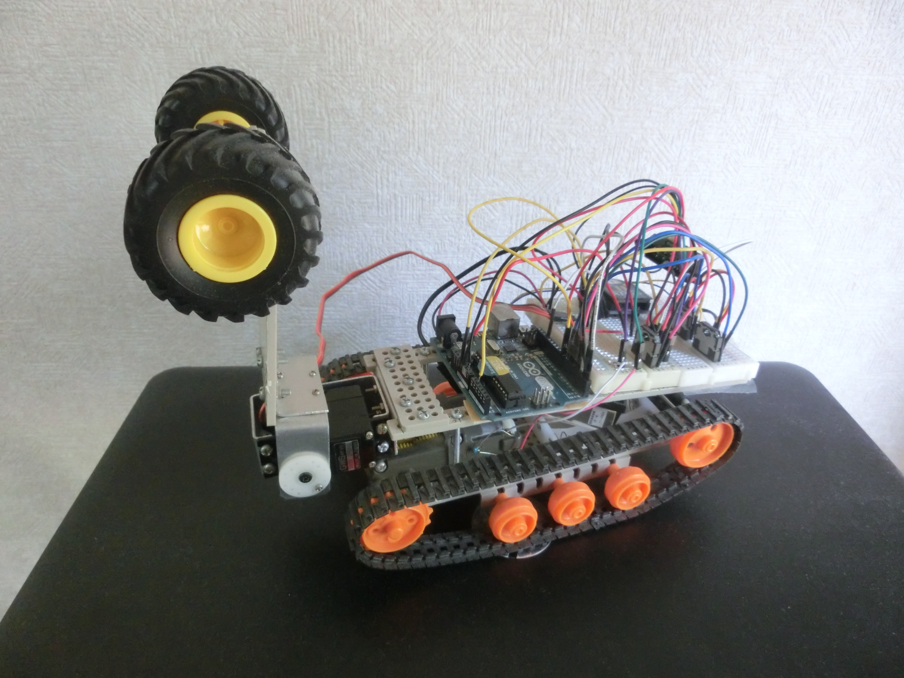 ArduinoとXBeeを使用してロボットを遠隔操作する！